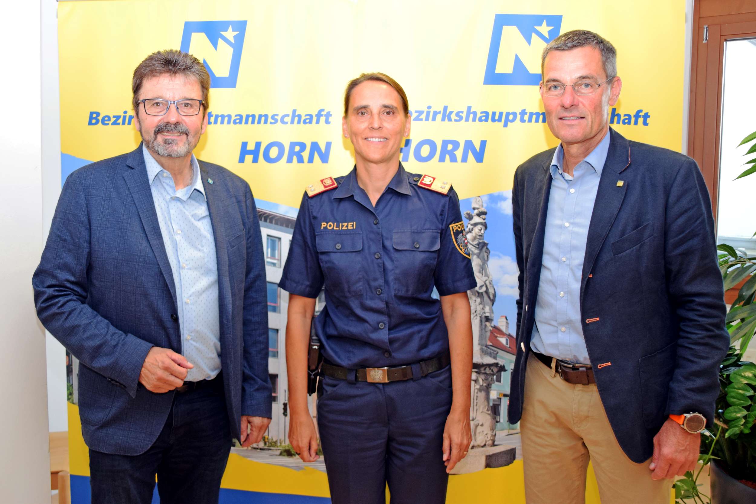 Bgm. Gerhard Lentschig, Bezirkspolizeikommandantin Birgit Geitzenauer und Bezirkshauptmann Stefan Grusch (v. li.) kümmern sich gemeinsam um die Sicherheit der Horner Bevölkerung. Foto: Gabriele Hohenegger